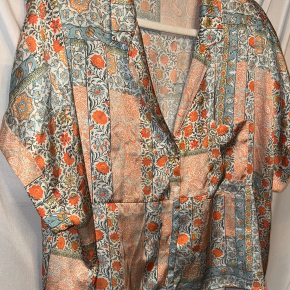 DRA Los Angeles Silk Patterned Blouse - Picture 3 of 6